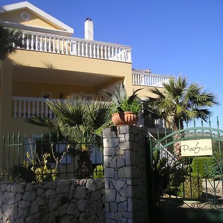 Nikolaos Skala מלון דירות 3*