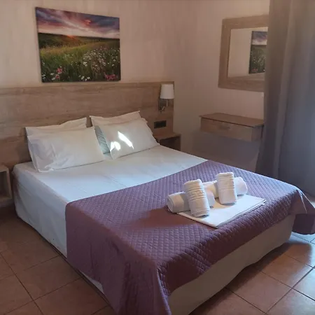 Ξενοδοχείο με διαμερίσματα Nikolaos Skala Skala (Kefalonia)